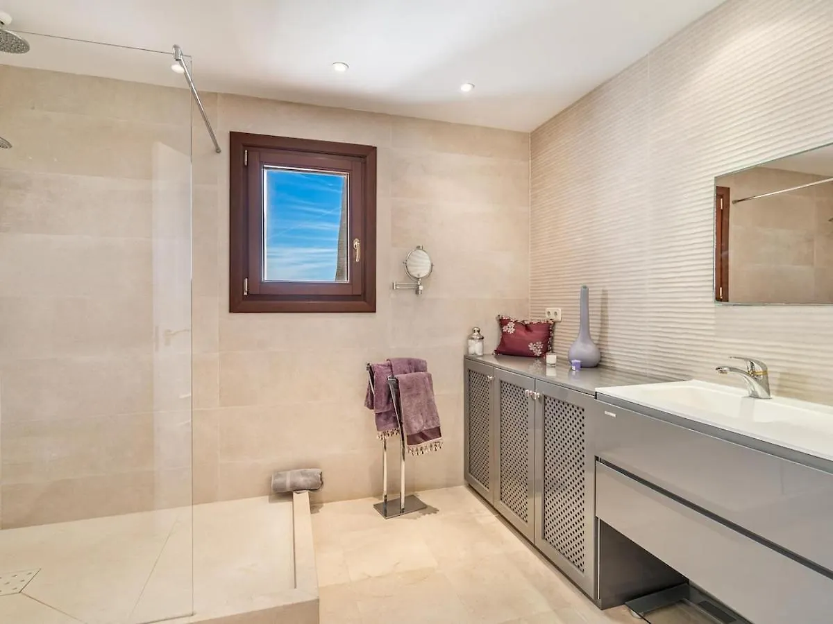 Bahia De Velerin Apartment Estepona Spain