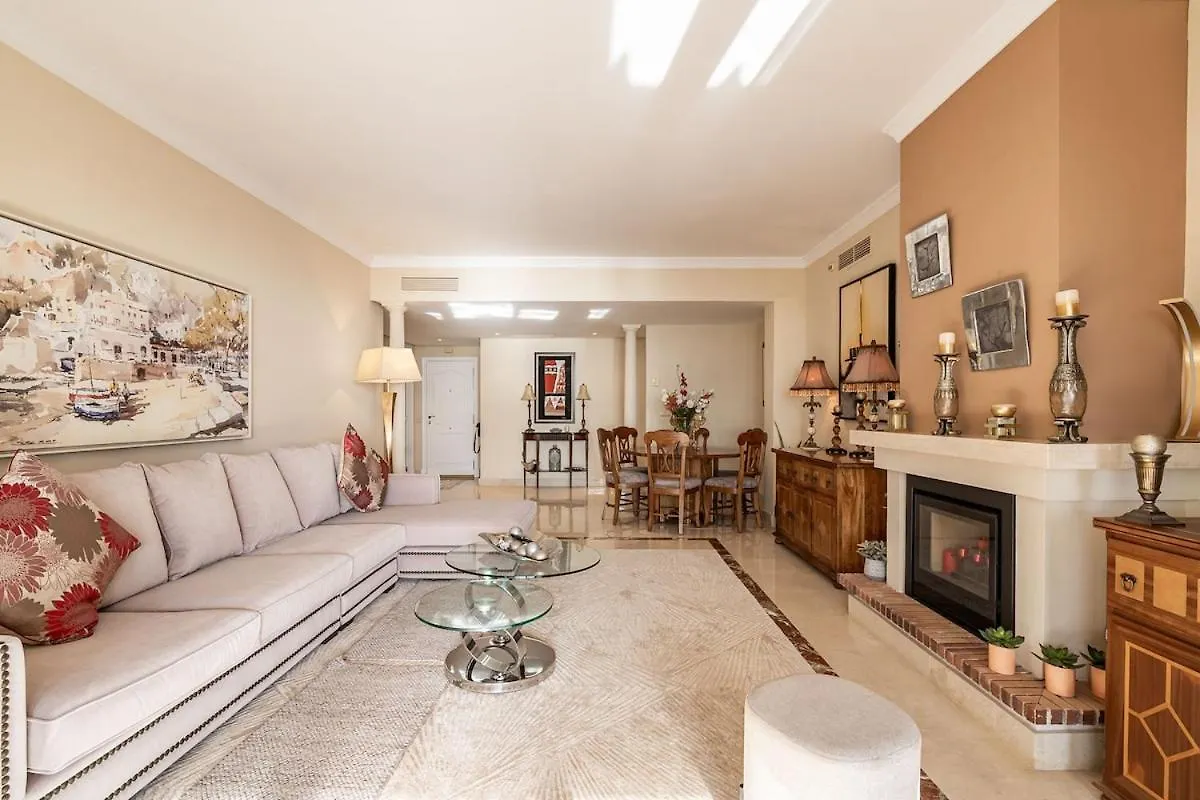 Bahia De Velerin Apartment Estepona Spain